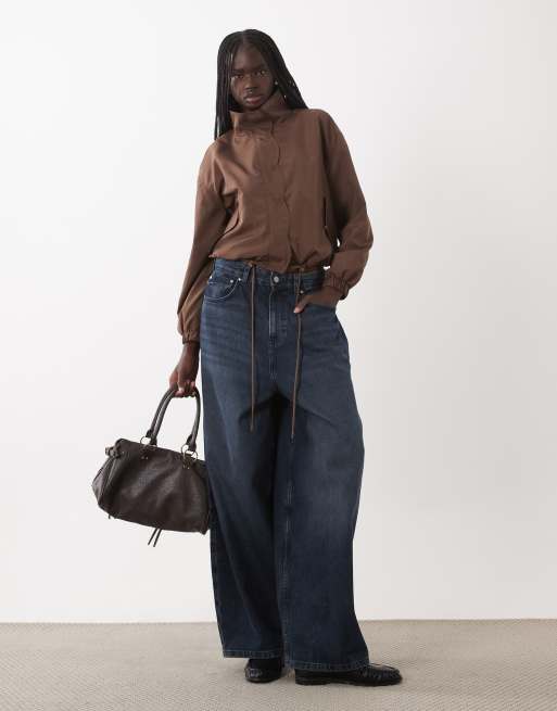 Miss Selfridge cortavientos con detalle de ondas en chocolate, 2 de 4