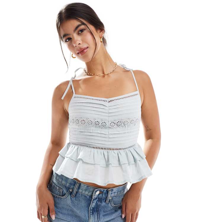 eyelet ribbon cami (white × blue ribbon)