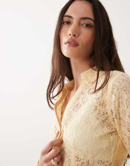 Miss Selfridge - Cremefarvet figursyet skjorte i blondestof, 3 af 4