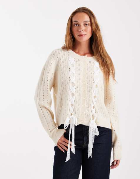 Miss Selfridge - Cremehvid cardigan med rund hals og blondedetaljer i pointelle-strik - view 1