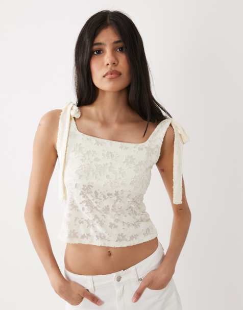 Miss Selfridge - Cremehvid top i jacquard med bindeskuldre - view 1