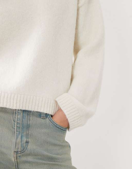Miss Selfridge crew neck slouch sweater in cream, 3 of 4