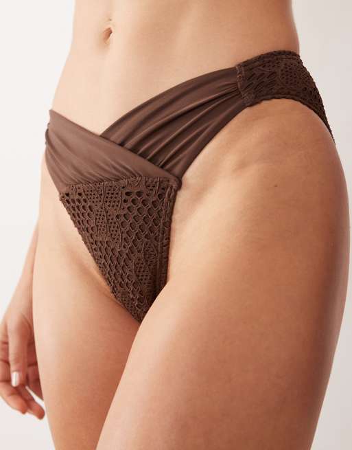 Miss Selfridge crochet V front bikini bottoms in chocolate, 3 of 4