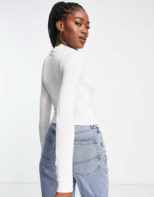 Miss Selfridge - Crop top con collo a imbuto arricciato avorio, 2 di 4