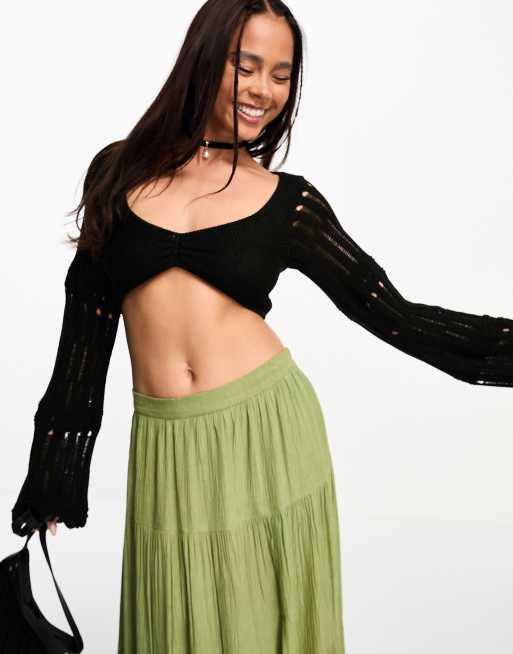 Miss Selfridge - Crop top in maglia nera all'uncinetto con schiena scoperta e maniche lunghe