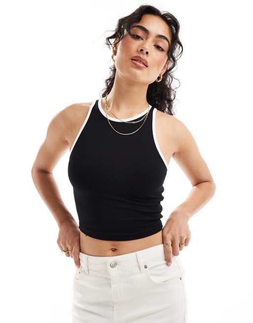 Miss Selfridge - Crop top nero con scollo a vogatore e profili a contrasto