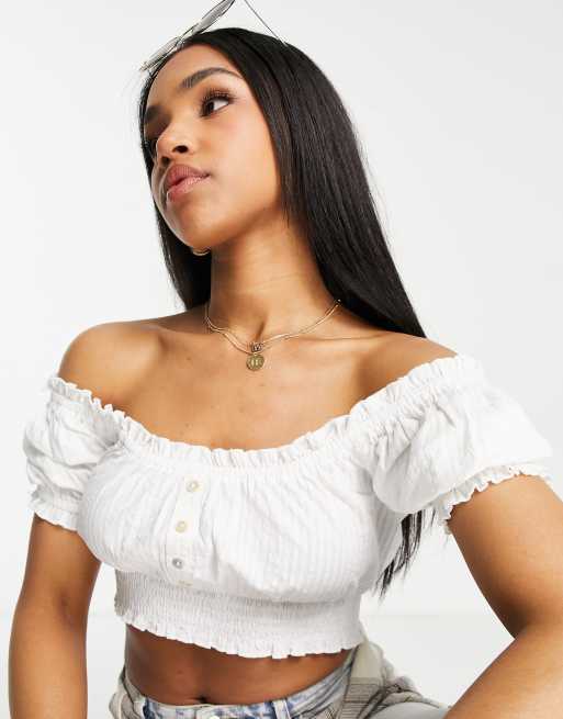 Miss Selfridge - Crop top van seersucker in Bardot-model met knopen in ivoorwit, 3 van 4