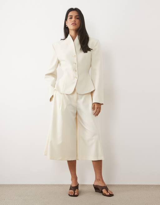 Miss Selfridge - Cropped blazer zonder kraag in ivoorwit, 2 van 4