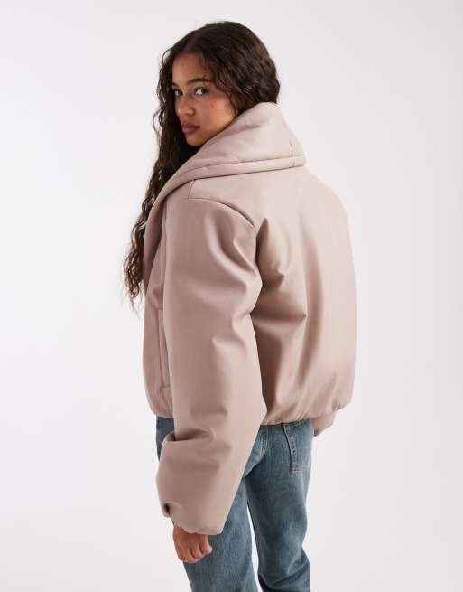 Miss Selfridge - Cropped og beige dynejakke i imiteret læder, 3 af 4