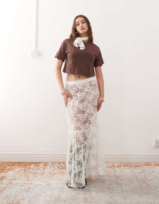 Miss Selfridge cutwork hem t-shirt in chocolate, 3 of 4