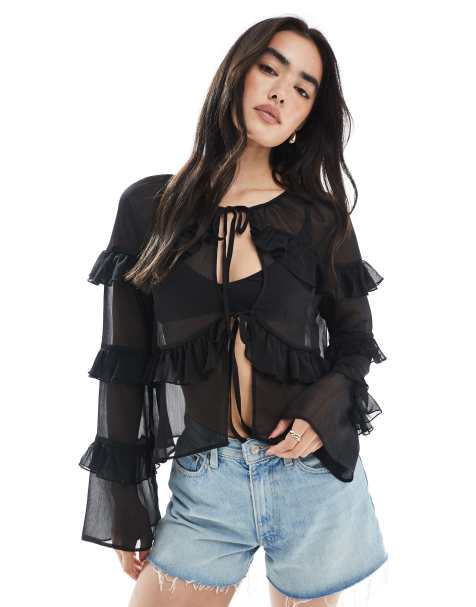 Miss Selfridge – Czarna bluzka z falbanką i wiązaniem z przodu - view 1