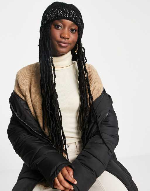 Miss Selfridge – Czarna czapka beanie z dżetami 