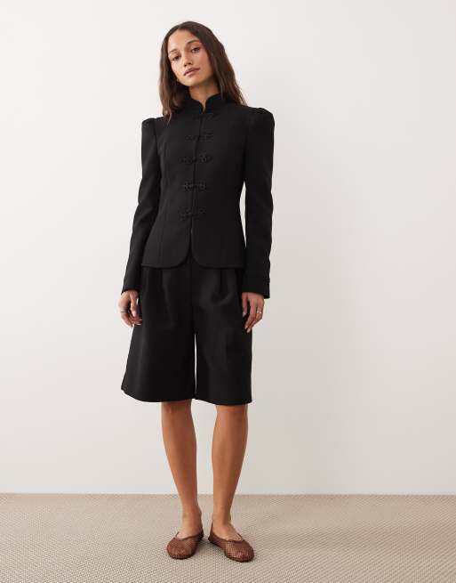 Miss Selfridge – Czarna dopasowana kurtka z bufkami, 3 z 4