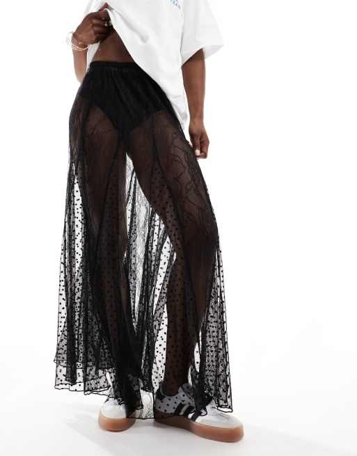 Miss Selfridge – Czarna prześwitująca spódnica maxi z tkaniny doby i koronki