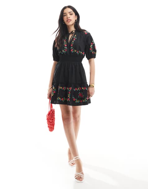 Miss Selfridge – Czarna zbierana w talii sukienka mini z haftowanym wzorem w kowbojskim stylu - view 1
