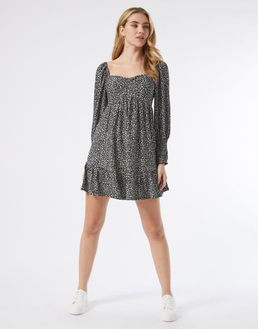 Miss Selfridge – Czarno-biała sukienka mini z dekoltem w kształcie serca i wzorem w drobne kwiaty