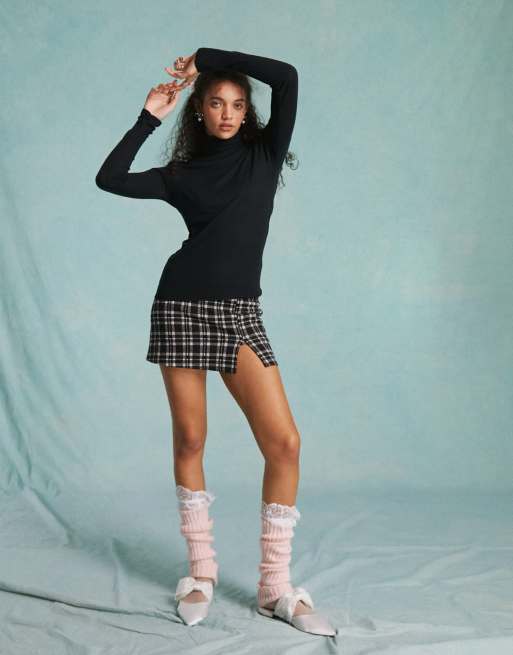 Miss Selfridge – Czarny prześwitujący top z długimi rękawami i golfem, 2 z 4