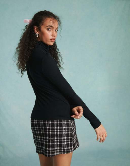 Miss Selfridge – Czarny prześwitujący top z długimi rękawami i golfem, 4 z 4
