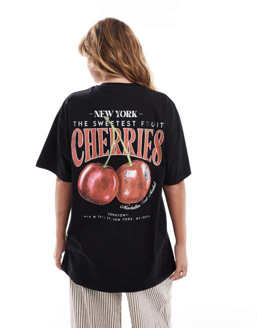Miss Selfridge – Czarny T-shirt oversize z nadrukiem z wiśniami na plecach