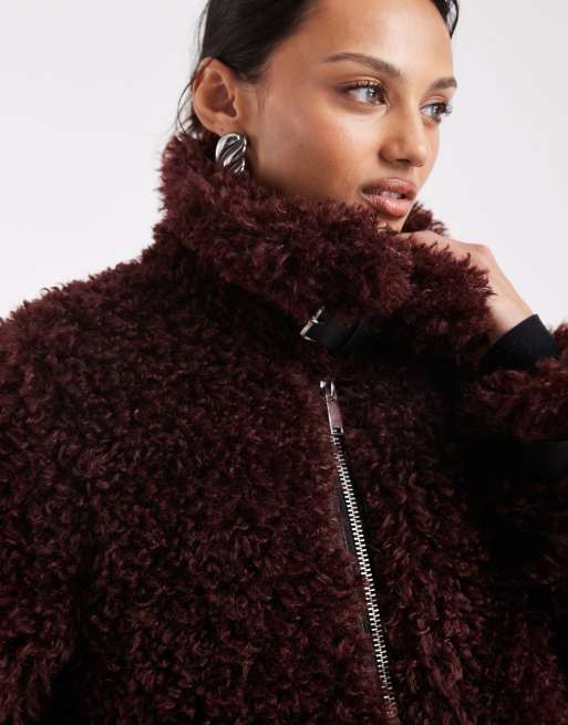 Miss Selfridge – Czekoladowa kurtka typu aviator oversize z kożuszka, 2 z 4