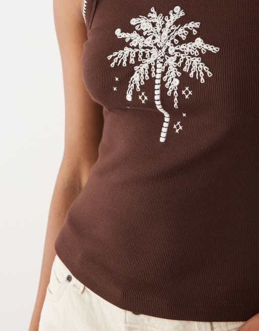 Miss Selfridge – Czekoladowobrązowy podkoszulek z haftowaną palmą, 3 z 4