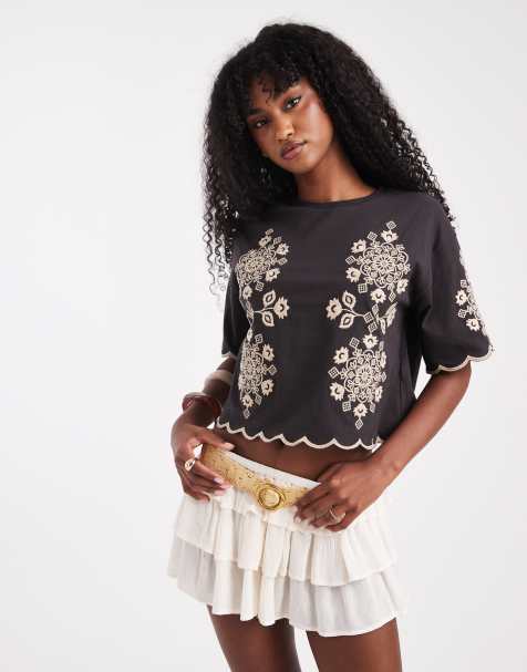 Miss Selfridge – Czekoladowy top z haftowanym kwiatowym wzorem - view 1