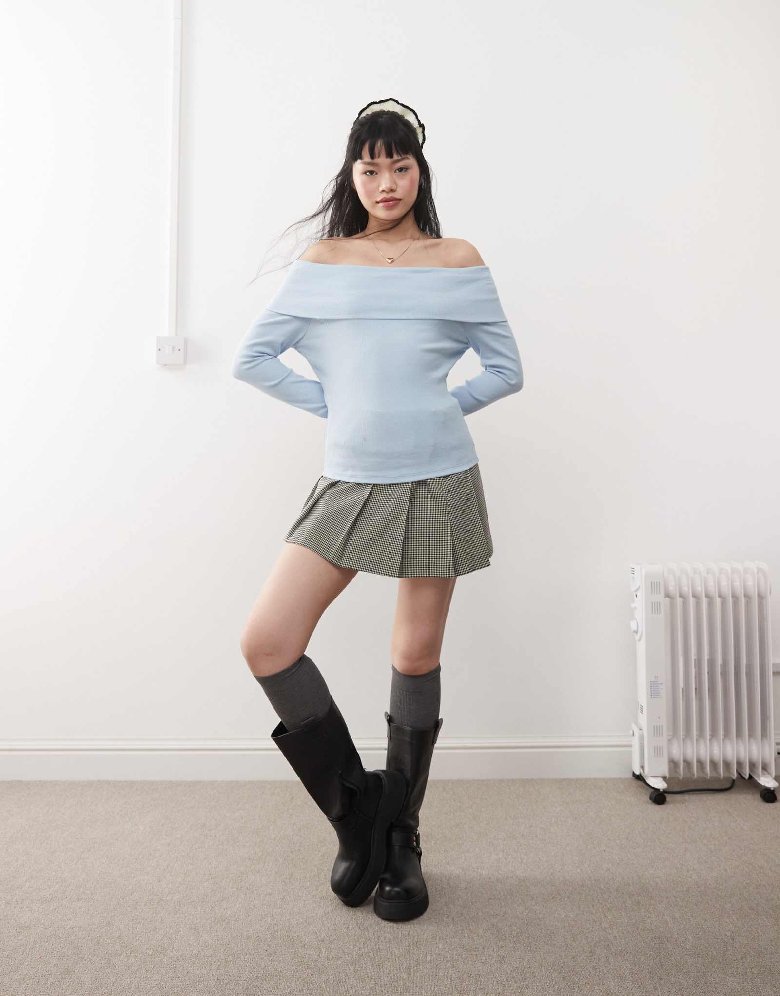 Темно-синий топ Miss Selfridge с глубоким вырезом и открытыми плечами