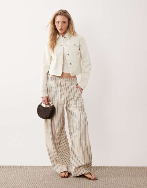 Miss Selfridge denim girlfriend jacket in ecru wash, 3 of 4