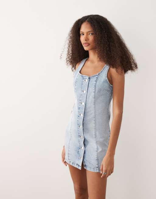 Miss Selfridge - Denim mini-jurk met knoopsluiting in middenblauwblauw met wassing, 2 van 4