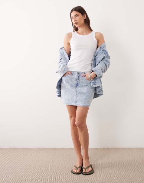 Miss Selfridge - Denim minirok met bloemendetail, deel van co-ord set - view 1