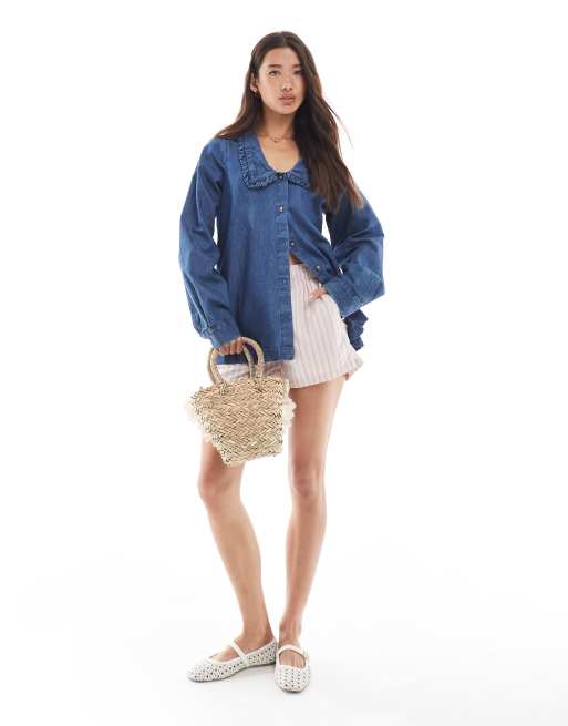 Miss Selfridge - Denim overhemd met ruches aan de kraag in mid-wash, 2 van 4