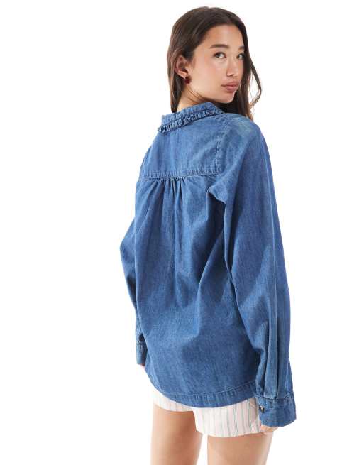 Miss Selfridge - Denim overhemd met ruches aan de kraag in mid-wash, 3 van 4