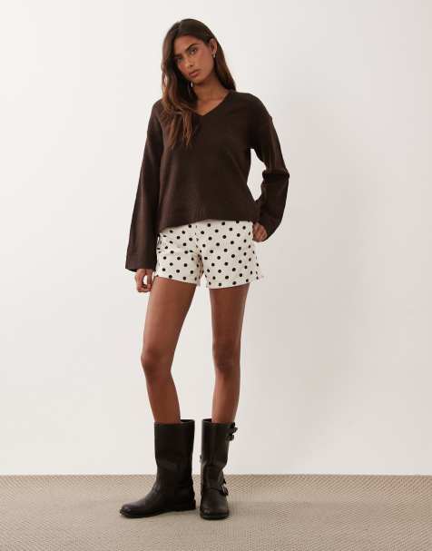 Miss Selfridge Denim-Shorts in Ecru mit Polka-Dot-Muster - view 1