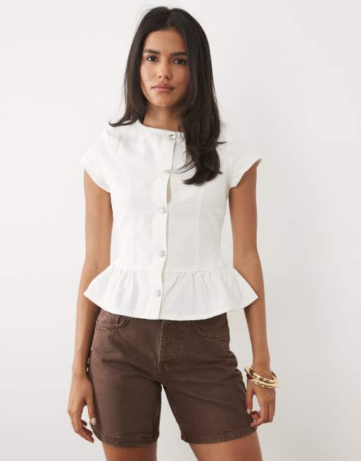 Miss Selfridge Denim-Top mit kurzen Ärmeln und Schößchen im Set in Cremeweiß, 3 von 4