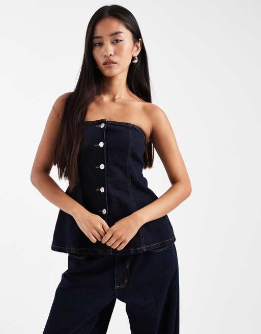 Miss Selfridge – Denimowy top z dekoltem bandeau i zapięciem na guziki w kolorze indygo
