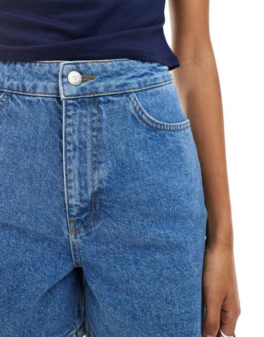 Miss Selfridge - Denimshorts i mellemvask med justerbar rem bagpå, 4 af 5