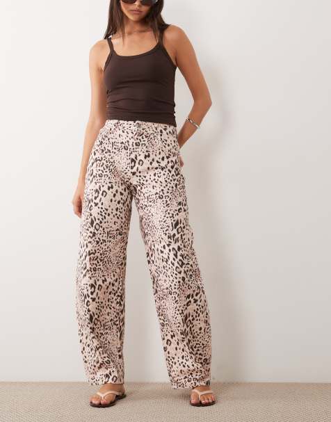 Miss Selfridge – Djurmönstrade jeans med barrelben - view 1