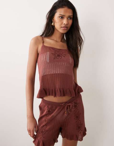 Miss Selfridge - Doorschijnende gebreide camitop met borduursels in chocoladebruin - view 1