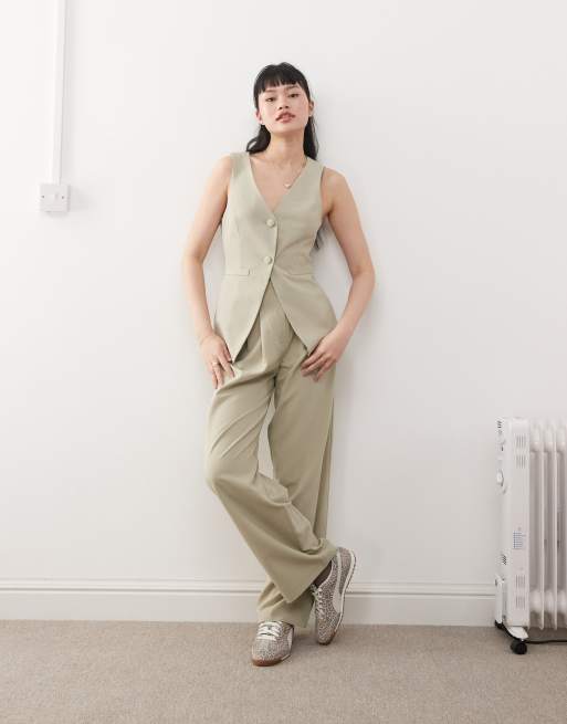 Miss Selfridge – Dopasowane spodnie z szerokimi nogawkami w kolorze khaki, część zestawu