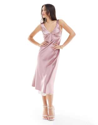 Miss Selfridge - Doppellagiges Maxikleid aus Satin in Rosa