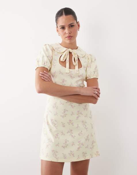Miss Selfridge – Drobno prążkowana sukienka mini z kołnierzykiem pensjonarki w kwiatowy wzór - view 1