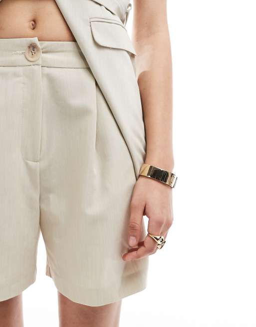 Miss Selfridge - Elegante shorts met hoge taille in stone, deel van co-ord set, 5 van 5