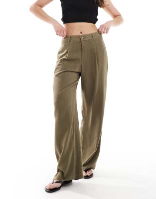 Miss Selfridge - Elegante, weit geschnittene Hose aus Leinenmix in Khaki-Grün
