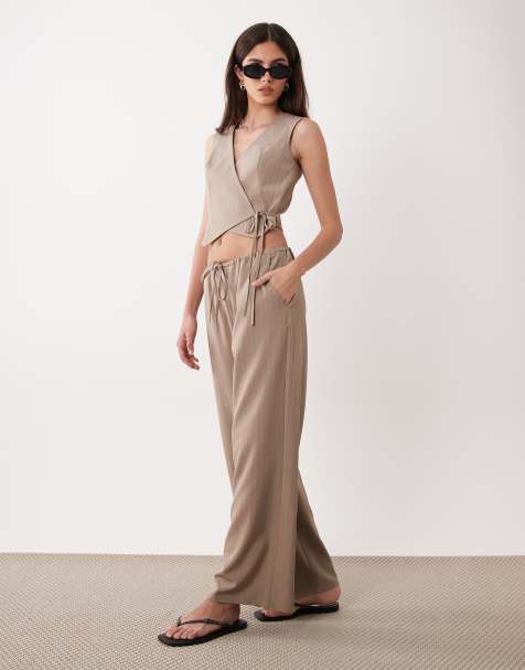 Miss Selfridge – Elegante Wickelweste in Neutral mit Nadelstreifen, Kombiteil - view 1