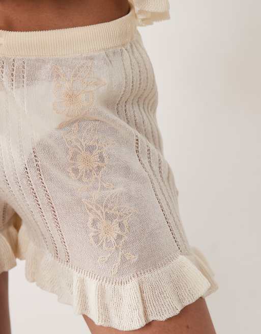 Miss Selfridge embroidered sheer knit shorts in cream, 4 of 5