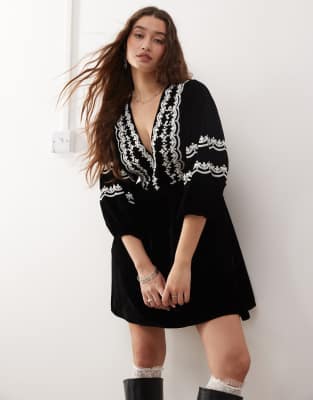 embroidered velvet mini dress in black