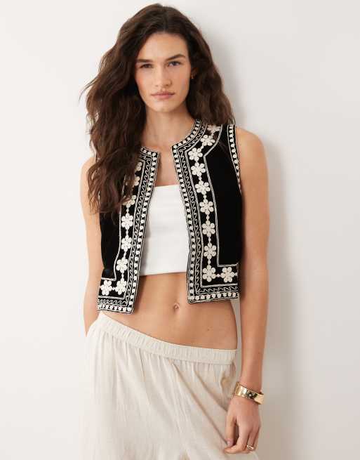 Miss Selfridge embroidered velvet waistcoat in black, 4 of 4