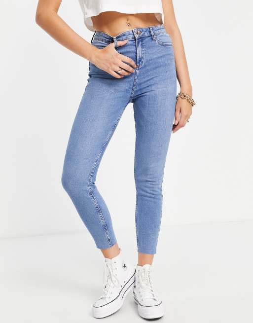 Miss Selfridge – Emily – Knöchellange Jeans mit engem Schnitt & hohem Bund in mittelblauer Waschung 