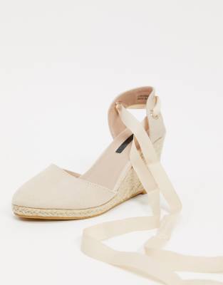white wedges with ribbon tie