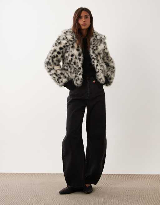 Miss Selfridge faux-fur jas met dalmatiëprint, 2 van 4